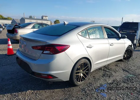 2020 Hyundai Elantra Sel z USA, uszkodzony, nr VIN KMHD84LF4LU017345